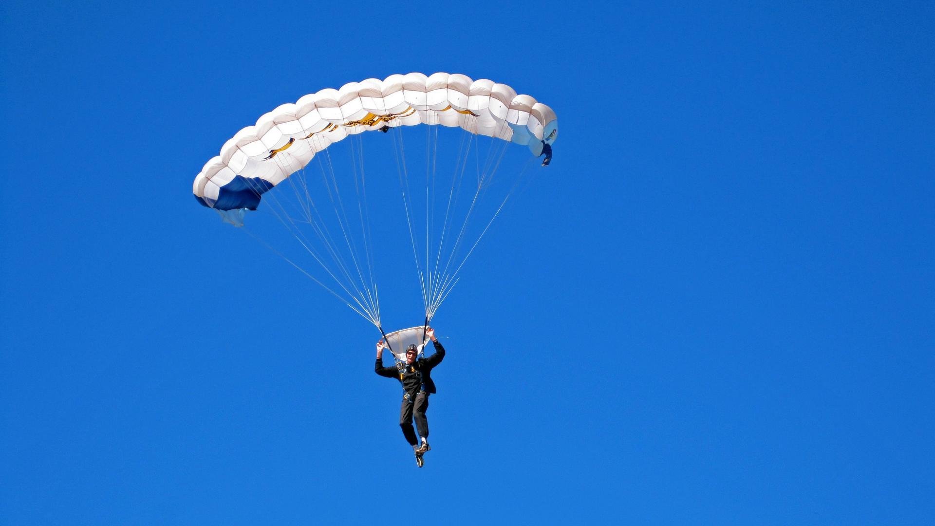 中国短道速滑世界杯多哈站，任子威轻松夺金后表态准备迎接大赛